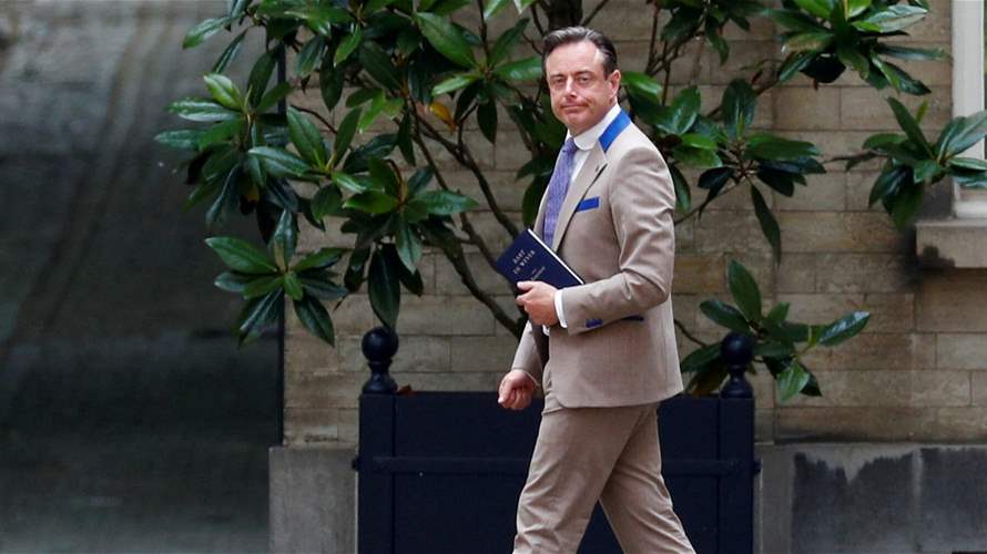 Belgium 'moves right' as new PM De Wever sworn in