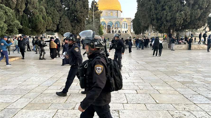 قيود إسرائيل على دخول الفلسطينيين الى المسجد الأقصى مستمرة