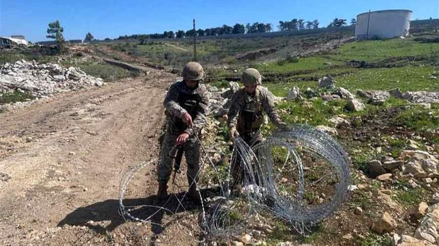 الجيش يزيل شريطاً شائكاً للعدو الإسرائيلي في منطقة بركة ريشا في الجنوب