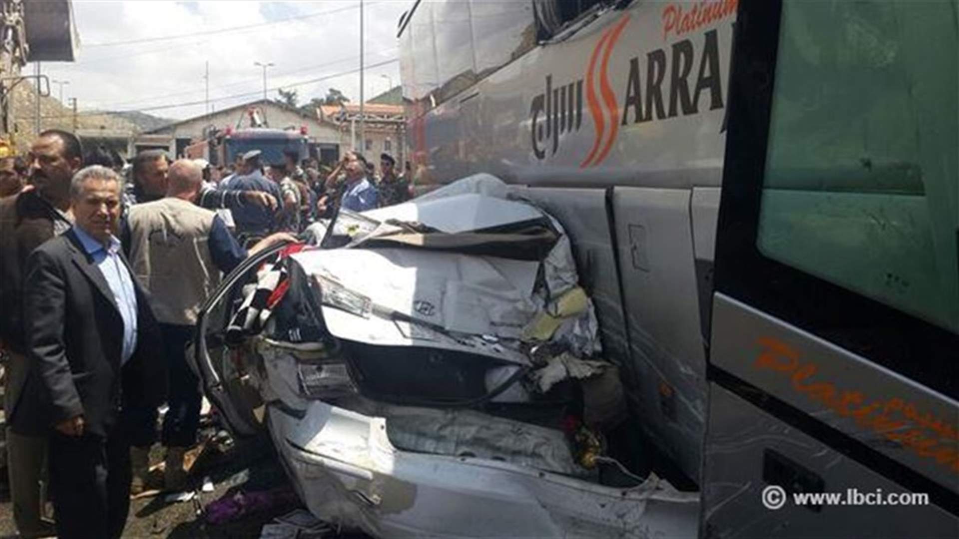 [PHOTOS] Eleven people wounded in horrific accident at the Masnaa border crossing