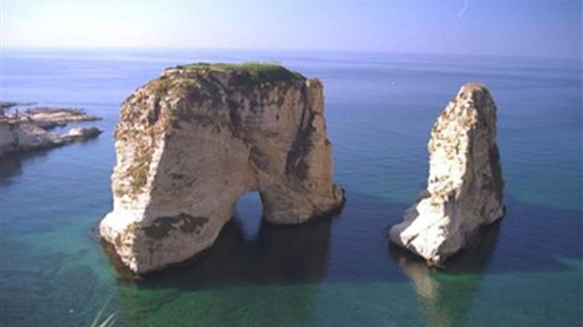 Man jumps from Raouche Rock 