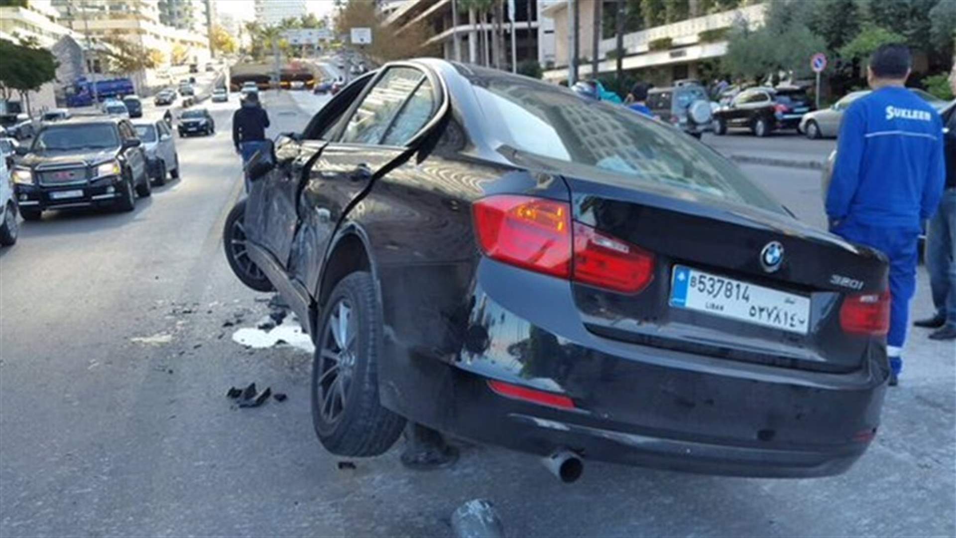 [PHOTOS] Car accident injures 3 people in Beirut