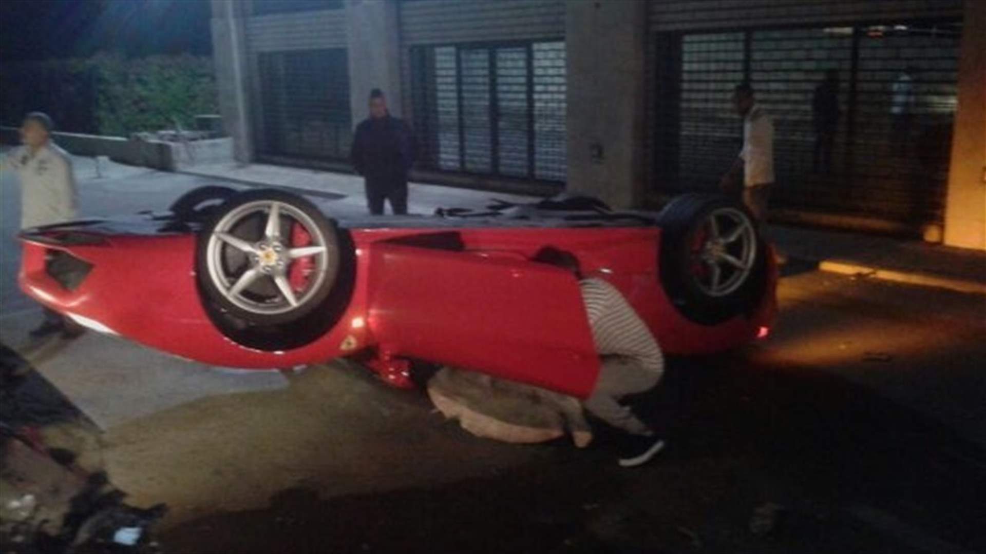 [PHOTOS] Ferrari flips on roof following crash in Yassou al-Malak 