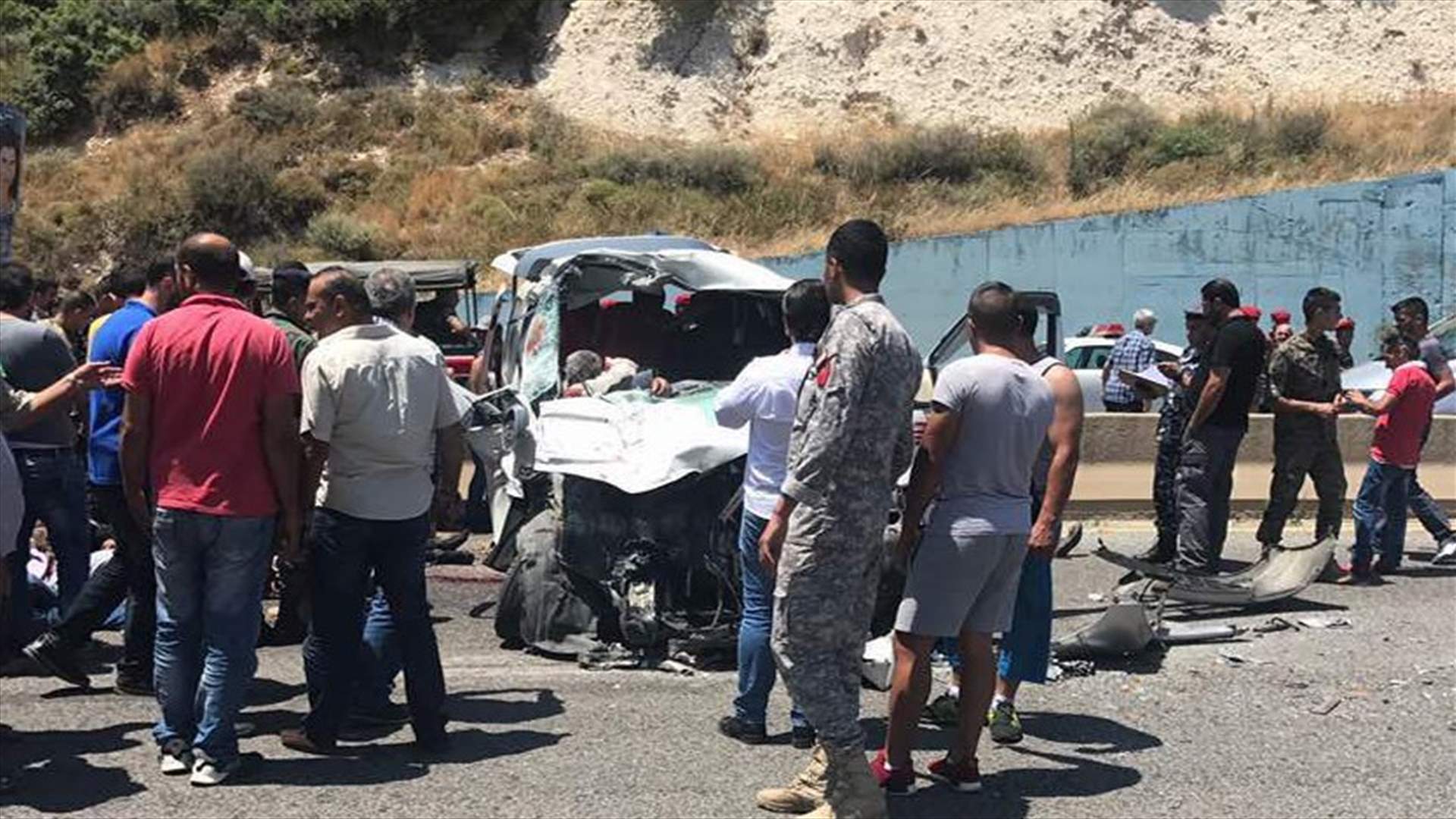 [PHOTOS] Casualties in horrific accident on Batroun highway