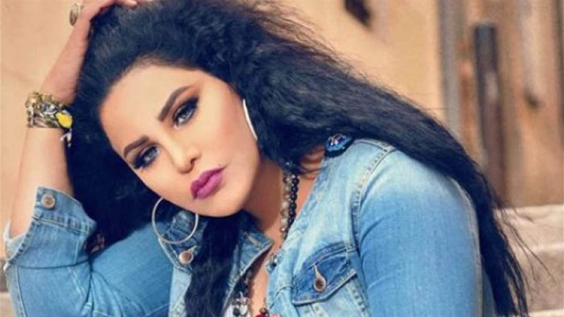 بعد أخذ ورد بينهما... أحلام تبادر بالاعتذار من صحافية عبر تويتر