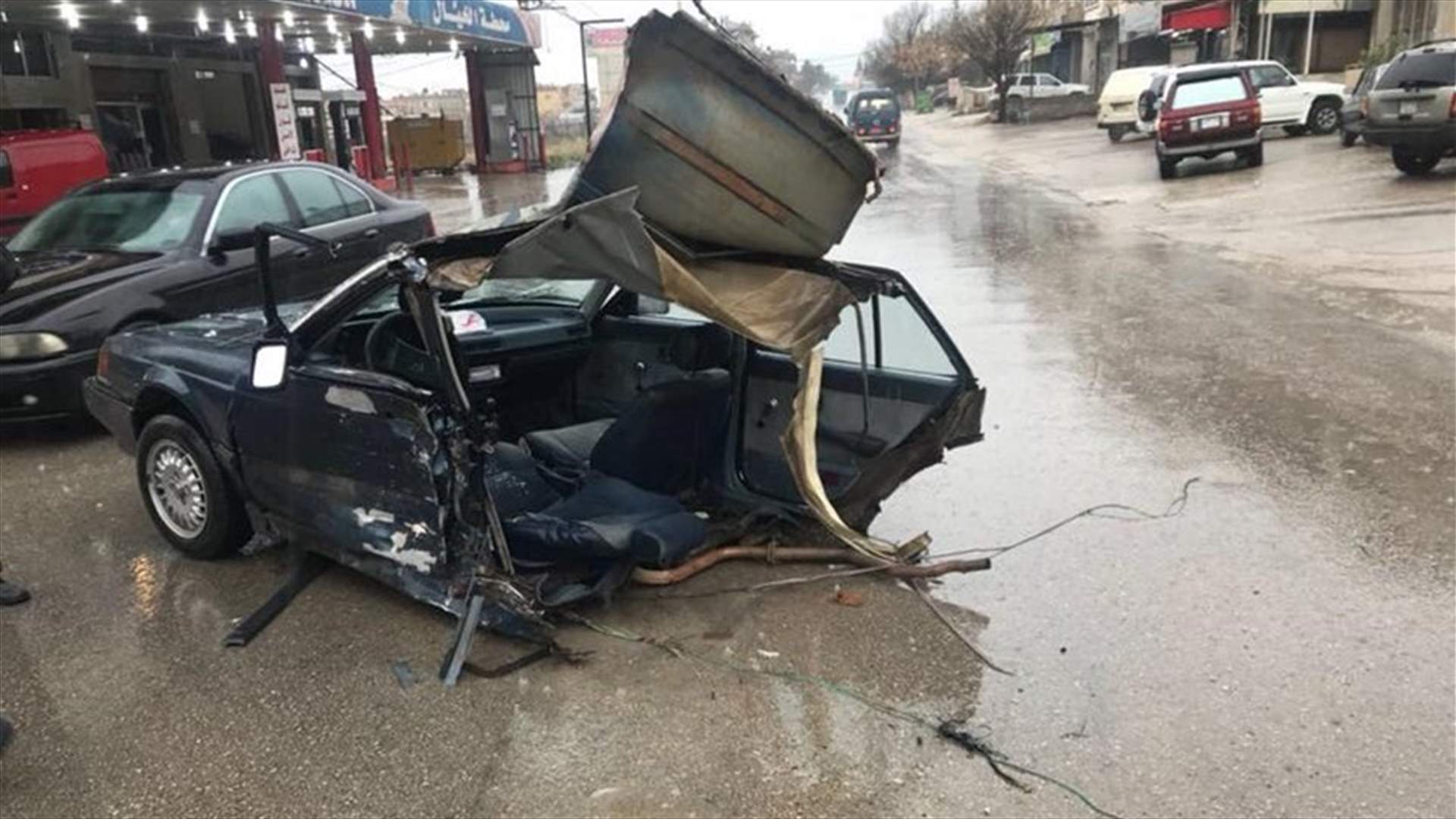 [PHOTOS] Car accident injures two people in Bekaa