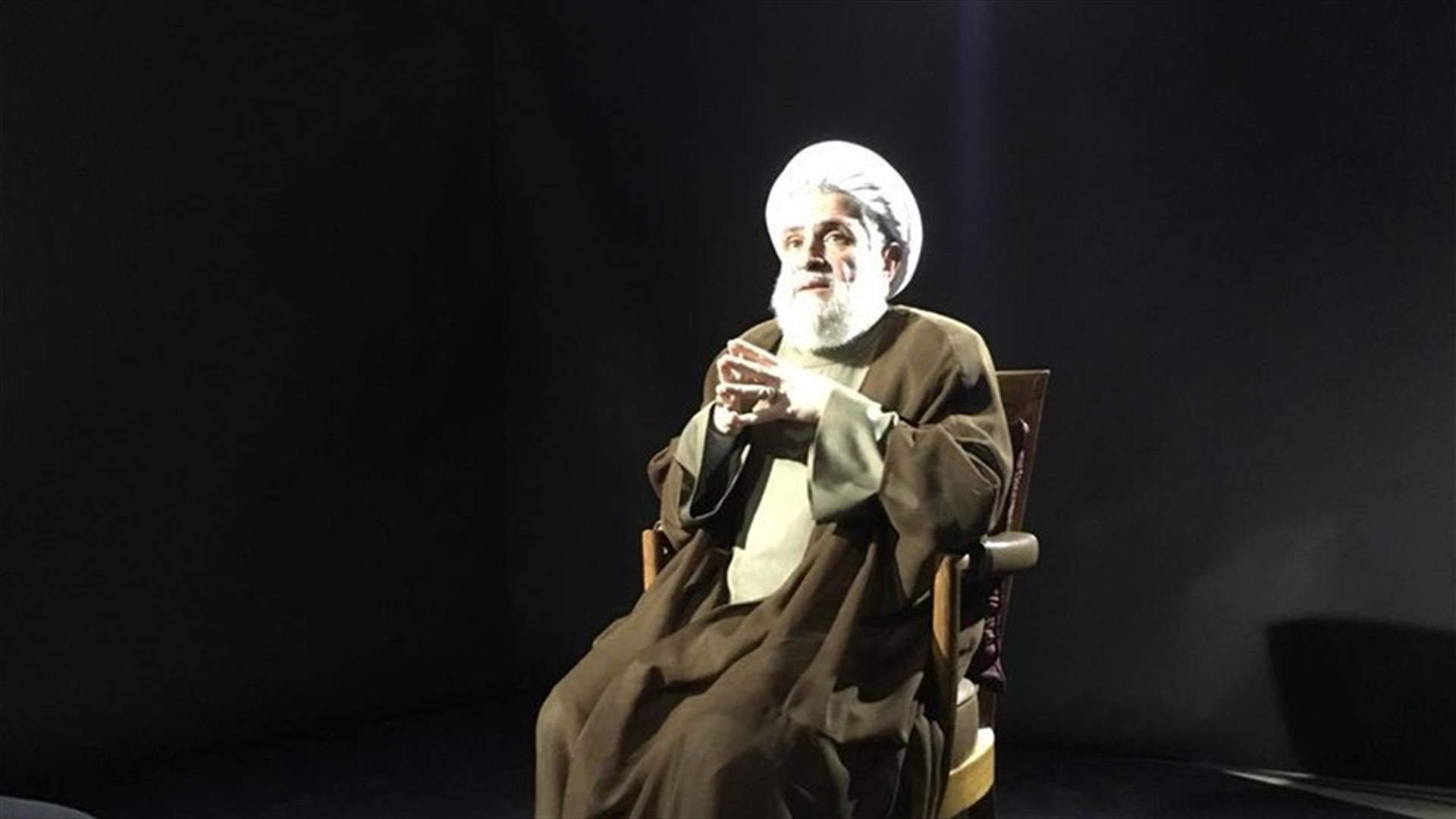 [PHOTOS] Behind the scenes of first episode of political talk show with Sheikh Naim Qassem