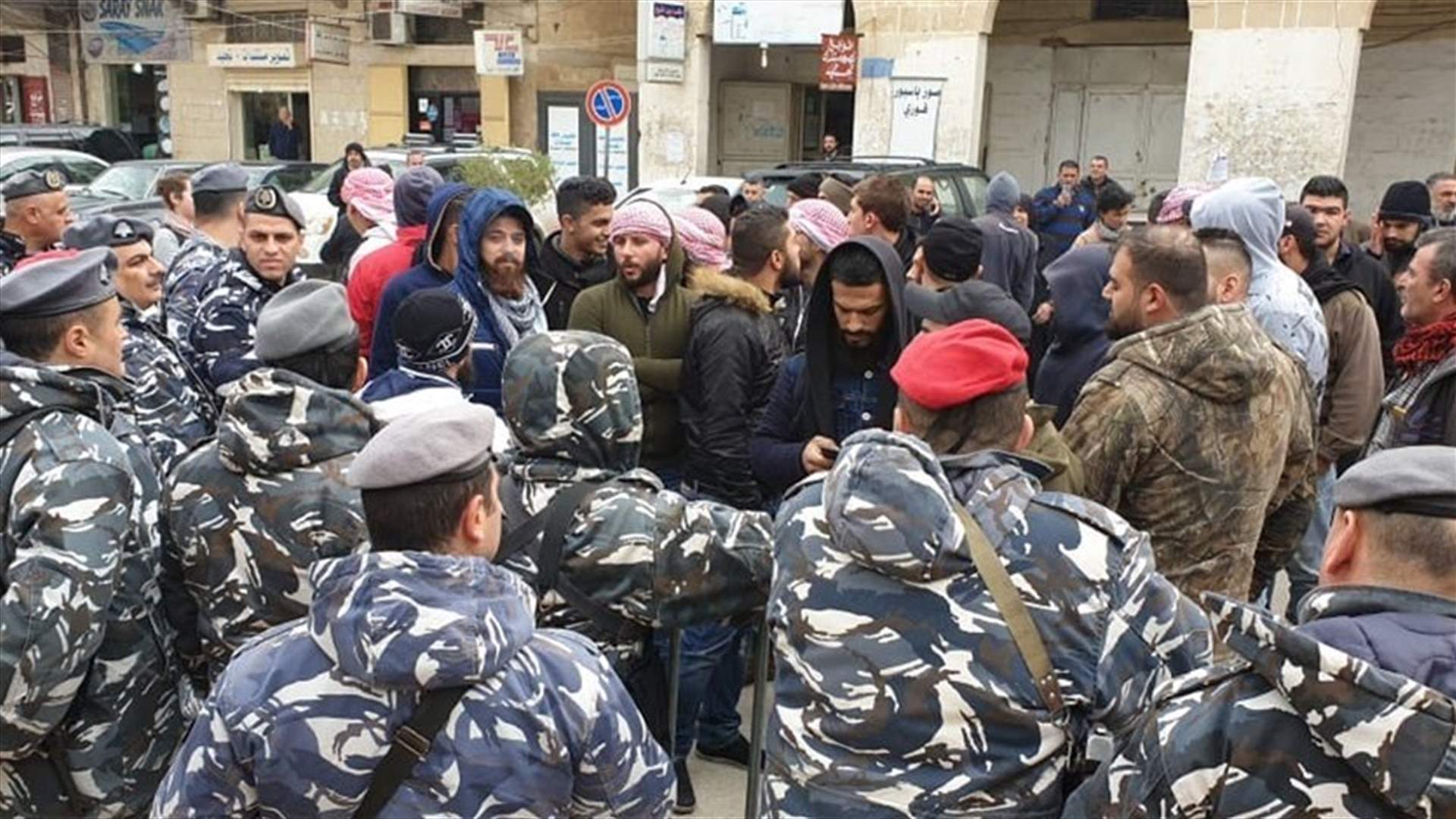 Protesters scuffle with security forces outside Halba Serail-[VIDEOS]  ​