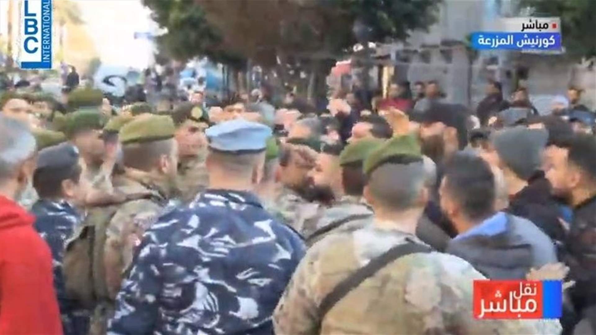 Scuffles break out between protesters and LAF in Corniche al-Mazraa-[VIDEO]