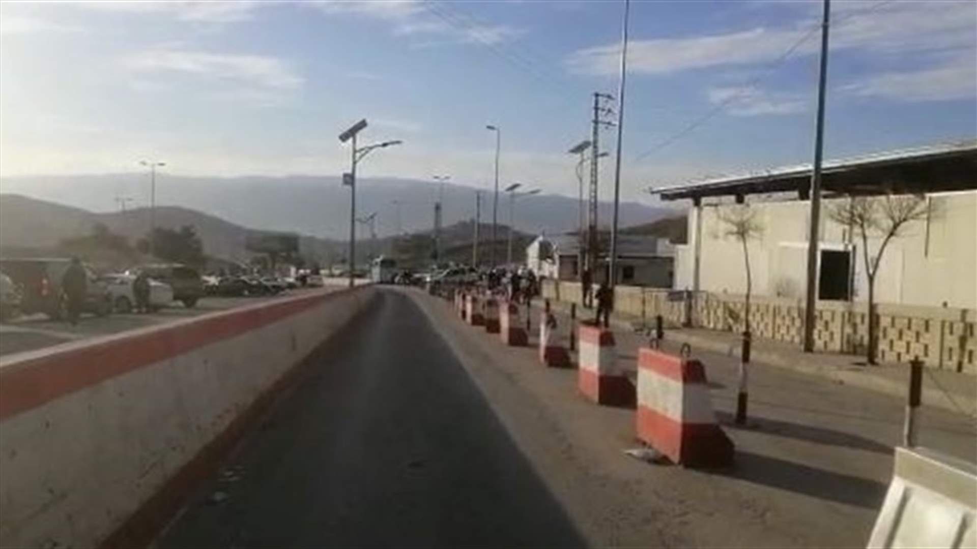 5 Lebanese families arrive to Masnaa Border crossing coming from Iran