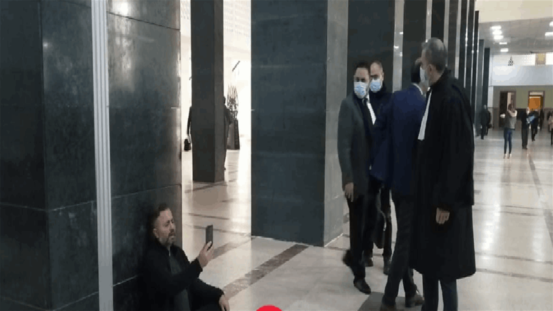 Lawyer goes on food strike inside Beirut&#39;s Justice Palace