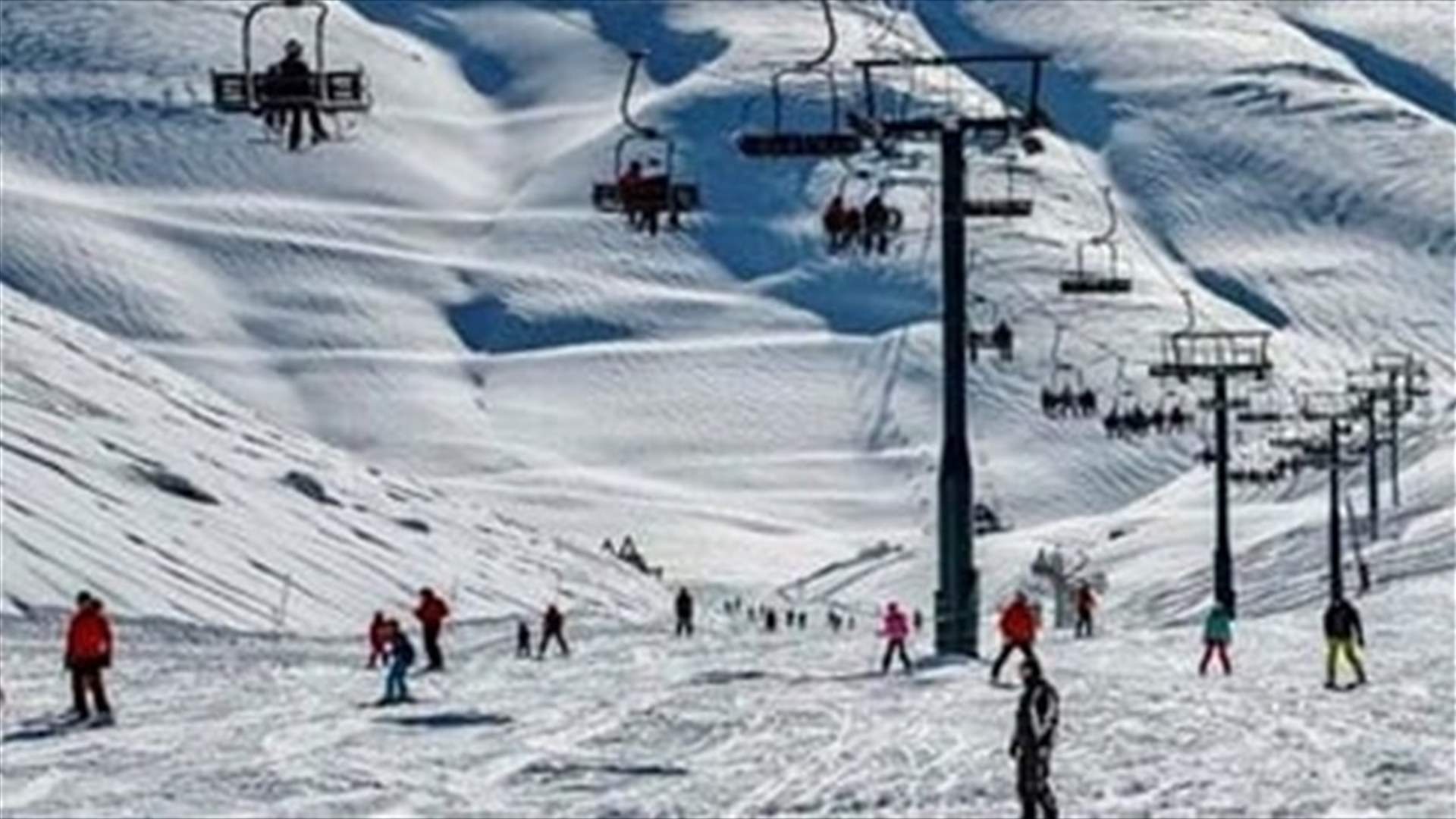 Kfardebian municipality calls on citizens not to head to ski centers now, says capacity full