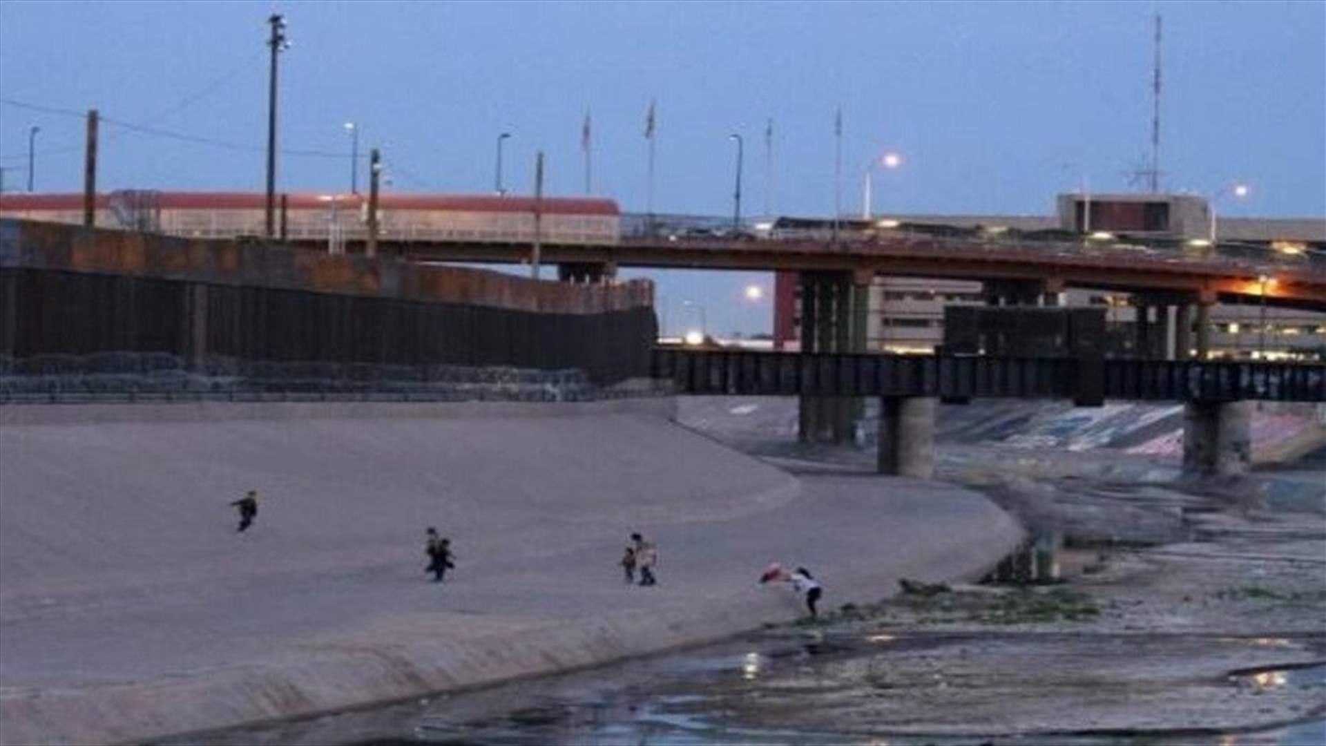 وفاة تسعة مهاجرين غرقًا أثناء محاولتهم العبور من المكسيك إلى الولايات المتحدة
