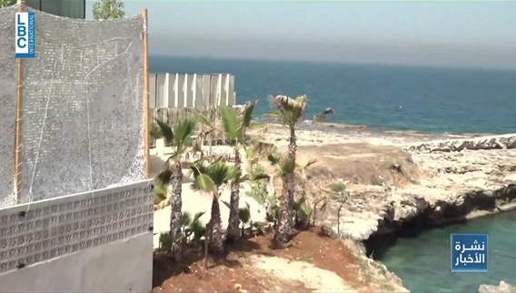 What is happening on the coast of Kfar Abida?